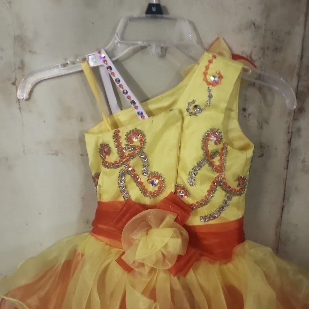 Stunning Custom-madeNational Glitz PageantSize 3T / 4T